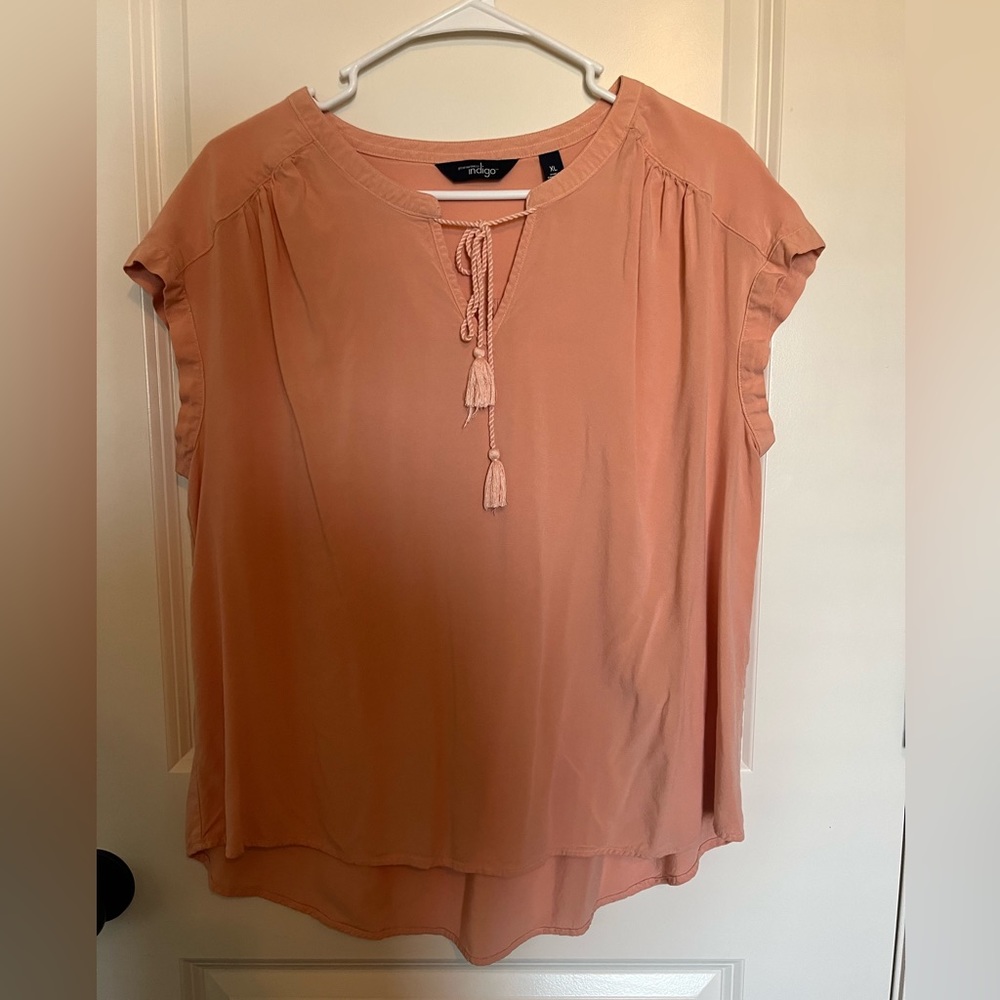 Great Northwest Indigo Peach Boho Tassel Tie Blouse. Size Large